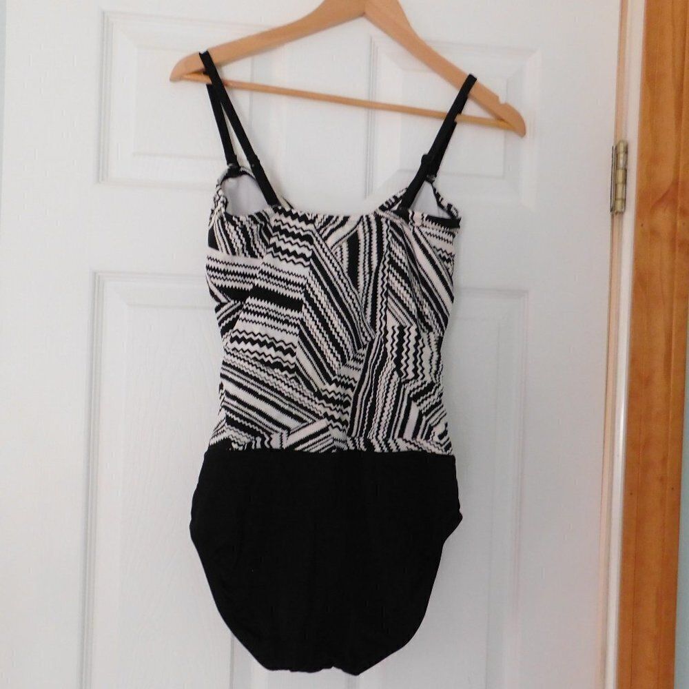 24 Ocean Womens Blouson One‎ Piece Swimsuit Black White Slimming Tummy Control M - Picture 4 of 5